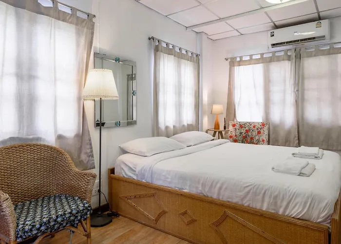 Siam Square House 3*