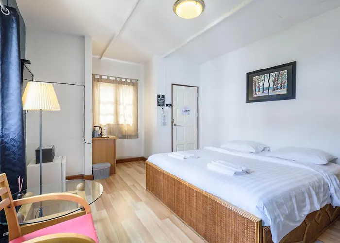 Siam Square House 3*