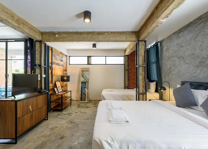 Siam Square House 3*